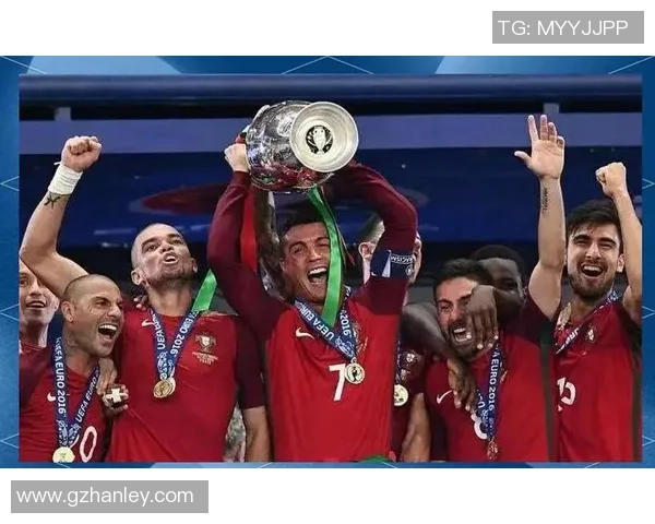 1973年足球传奇人物回顾:巅峰球星与辉煌岁月的见证 1973年足球传奇人物回顾:巅峰球星与辉煌岁月的见证