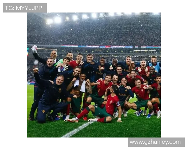 2025年世界足球前十位球星榜单精彩对比与分析 2025年世界足球前十位球星榜单精彩对比与分析