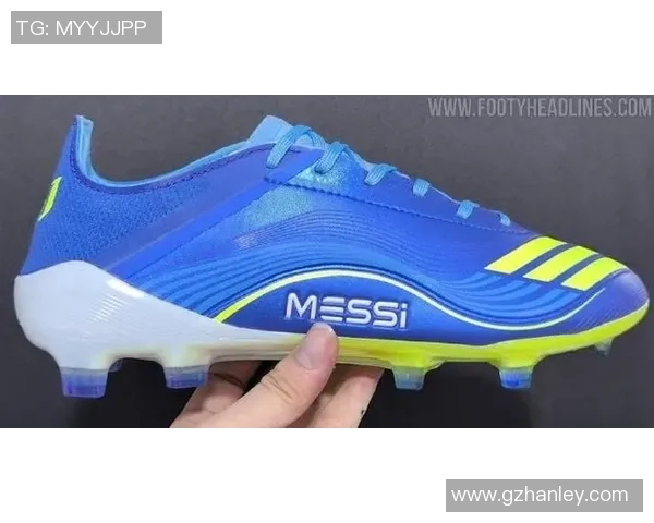 2025年最新足球球星战靴全新款式发布震撼登场 穿越科技与速度的极致体验