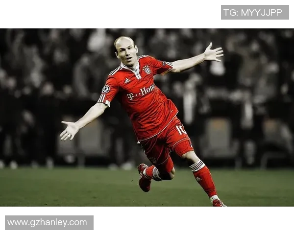 中国足球老球星重聚时刻 突显时代风采与荣耀回忆 中国足球老球星重聚时刻 突显时代风采与荣耀回忆